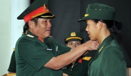  'Kình ngư' Ánh Viên được đề nghị thăng hàm thiếu tá